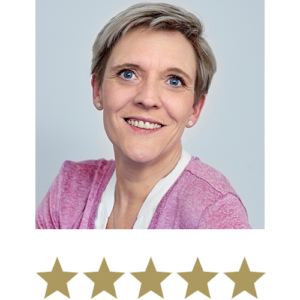 Fat Burner™ 1 En smilende kvinde i middelalderen med fem stjerner nedenunder