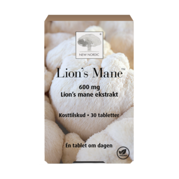 New Nordic Lion’s Mane™ med 600 mg løvehale-ekstrakt, afbildet på emballagen med et nærbillede af den hvide løvehale-svamp.