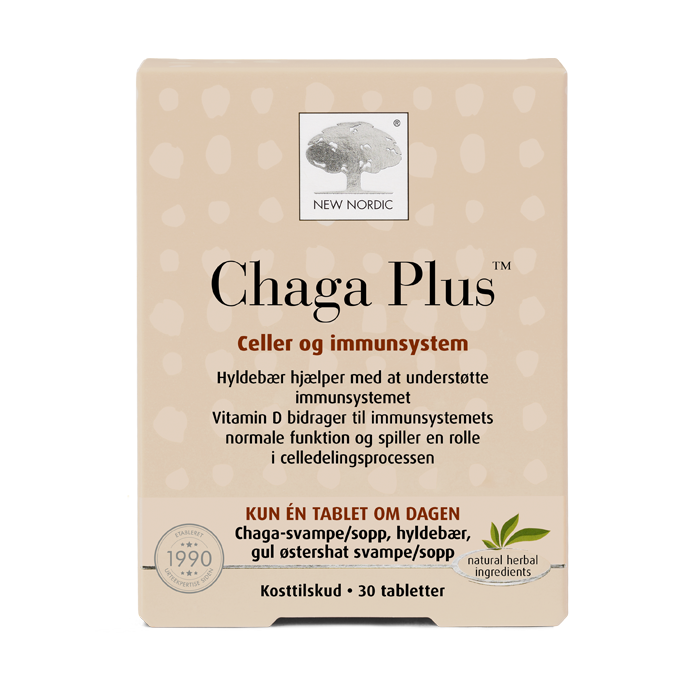 di_webpackshot_chaga-plus_30_DK New Nordic Chaga Plus™ med chaga-svamp, hyldebær, gul østershat og D-vitamin bidrager til at styrke immunforsvaret.